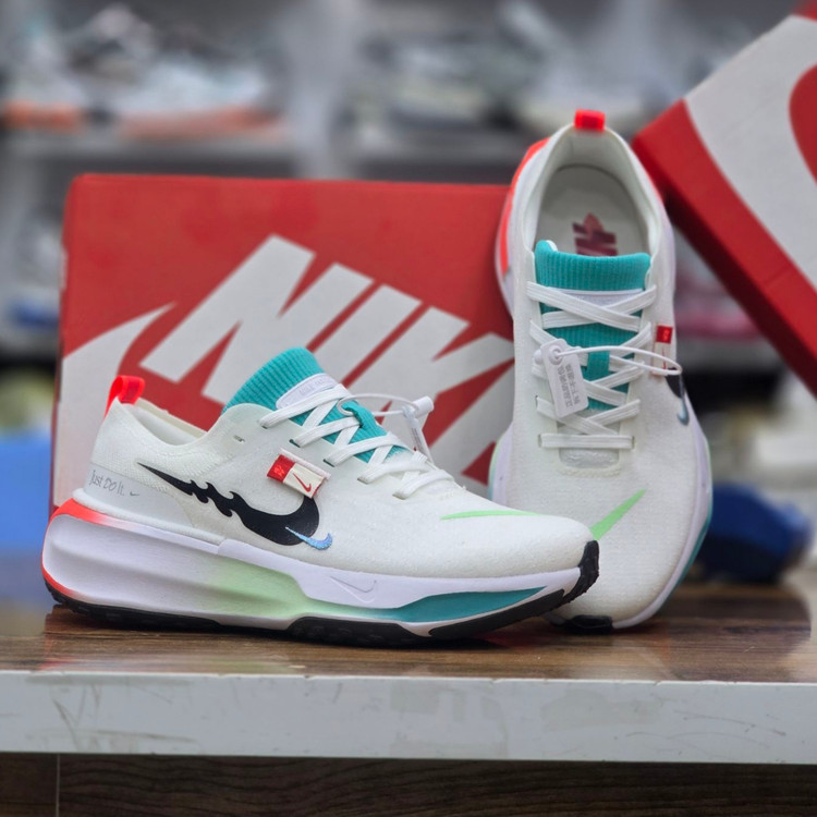 کتونی ویتنامی نایک زوم ایکس اینوینسیبل ران ۳ nike ZoomX Invincible Run 3 / رانینگ و پیاده / ضمانت کیفیت / سایز ۴۰ الا ۴۵