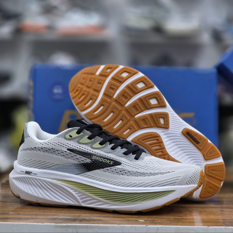 کتونی ویتنامی بروکس گاست ۱۷ Brooks ghost 17 / ضمانت کیفیت / سایز ۴۰ الا ۴۵