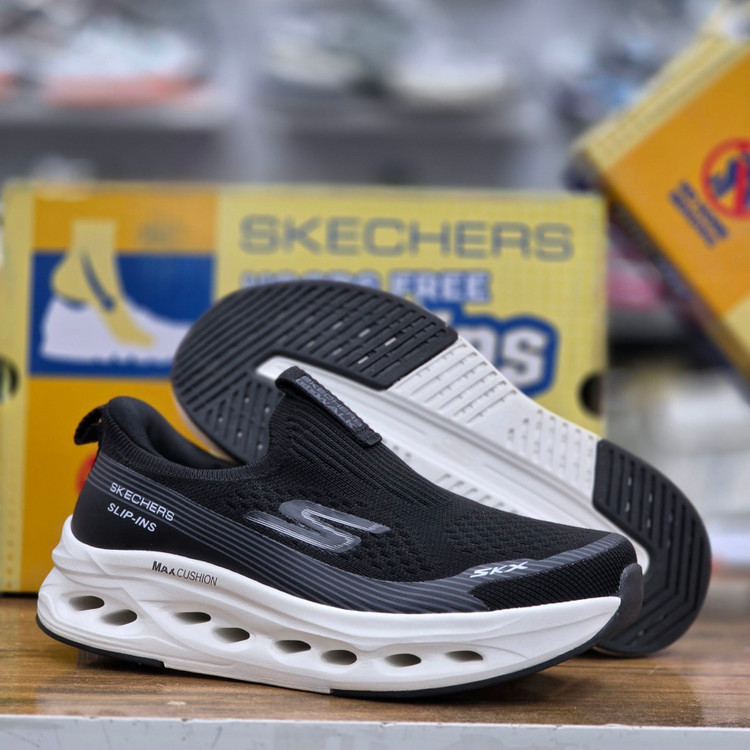 کتونی زنانه اسکیچرز گو والک Skechers Gowalk / ضمانت کیفیت و راحتی فوقالعاده / سایز ۳۷ الا ۴۰