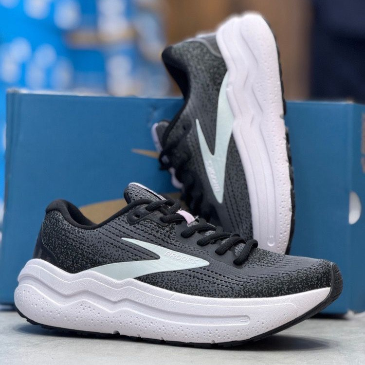 کتونی مسترکوالیتی بروکس گاست مکس ۲ Brooks ghost max 2 / ضمانت ویتنام و کیفیت / سایز ۴۰ الا ۴۵