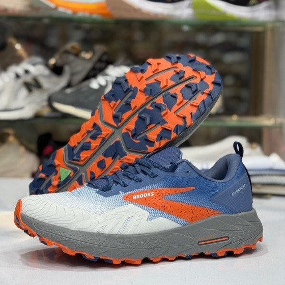 کتونی مسترکوالیتی بروکس کاسکادیا ۱۷ Brooks cascadia 17 / ضمانت ویتنام و کیفیت / سایز ۴۰ الا ۴۵