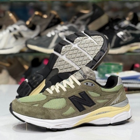 کتونی مسترکوالیتی نیوبالانس ۹۹۰ newbalance 990 / کیفیت مسترکوالیتی / ضمانت کالا ۲۰۲۵ / سایز ۴۰ الا ۴۵