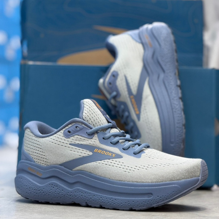 کتونی مسترکوالیتی بروکس گاست مکس ۲ Brooks ghost max 2 / ضمانت ویتنام و کیفیت / سایز ۴۰ الا ۴۵