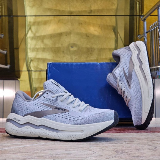 کتونی مسترکوالیتی بروکس گاست مکس ۲ Brooks ghost max 2 / ضمانت ویتنام و کیفیت / سایز ۴۰ الا ۴۵