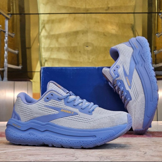 کتونی مسترکوالیتی بروکس گاست مکس ۲ Brooks ghost max 2 / ضمانت ویتنام و کیفیت / سایز ۴۰ الا ۴۵