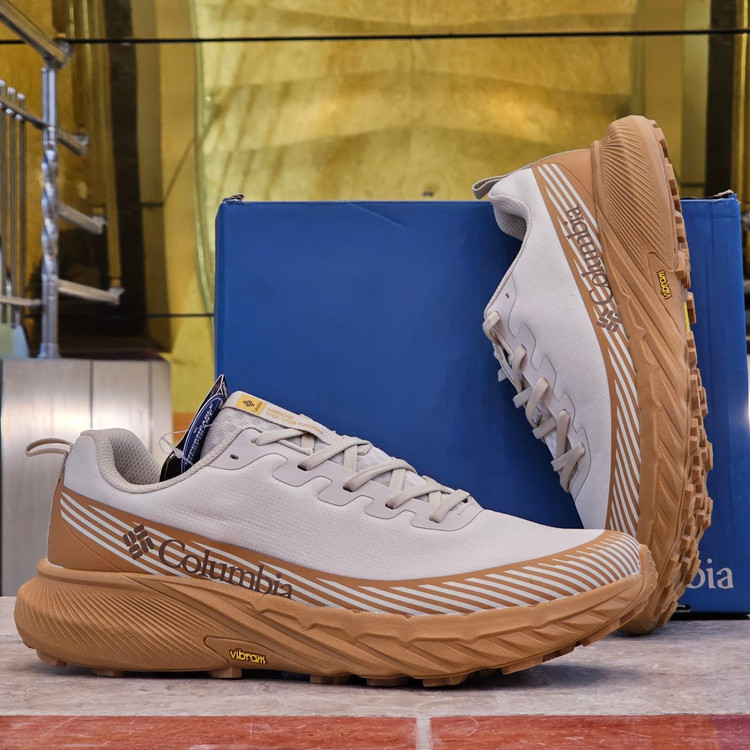 کتونی مسترکوالیتی کلمبیا گورتکس Colombia goretex / زیره ویبرام / ضمانت ویتنامی و کیفیت / سایز ۴۰ الا ۴۵