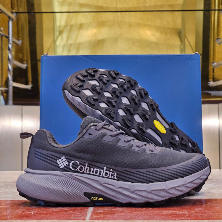 کتونی مسترکوالیتی کلمبیا گورتکس Colombia goretex / زیره ویبرام / ضمانت ویتنامی و کیفیت / سایز ۴۰ الا ۴۵