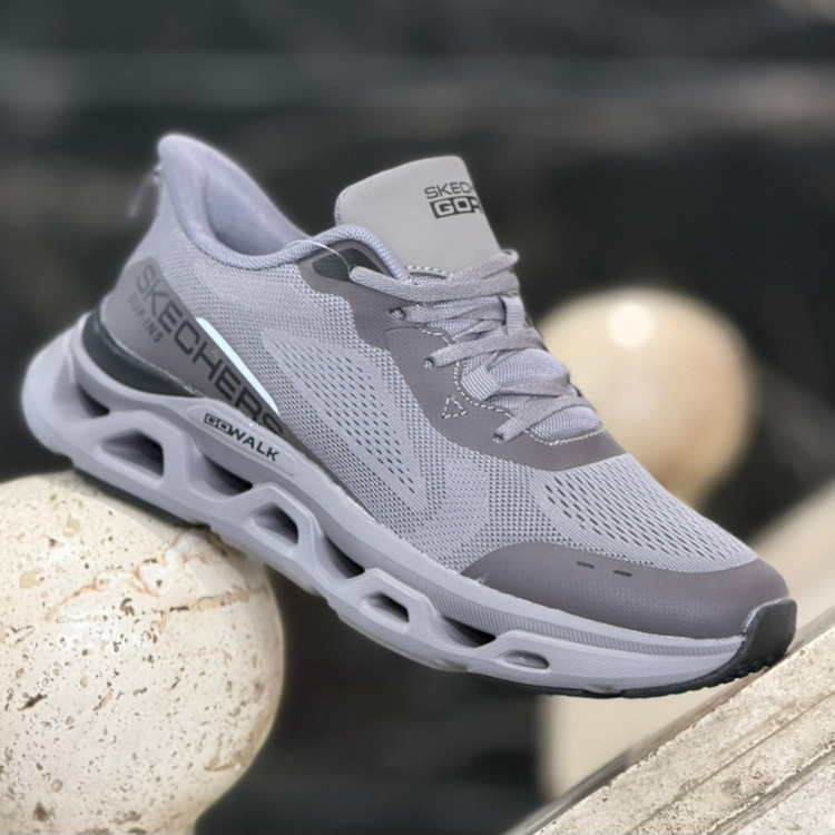 کتونی مسترکوالیتی اسکیچرز گو ران Skechers gorun / ضمانت ویتنام و کیفیت / سایز ۴۰ الا ۴۵