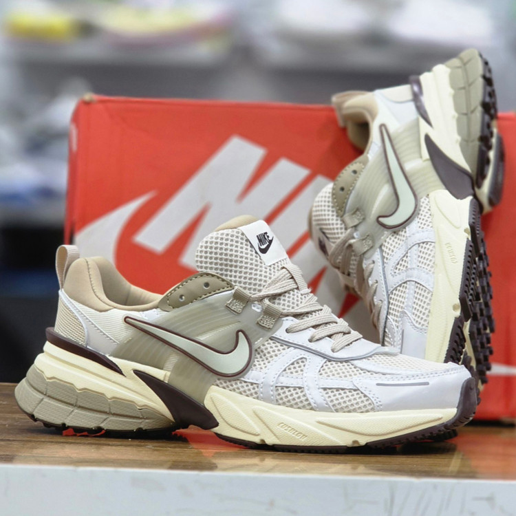 کتونی مسترکوالیتی نایک وی تو کی nike v2k / ضمانت ویتنام و کیفیت / سایز ۴۰ الا ۴۵