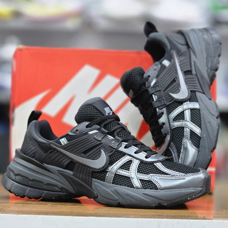 کتونی مسترکوالیتی نایک وی تو کی nike v2k / ضمانت ویتنام و کیفیت / سایز ۴۰ الا ۴۵