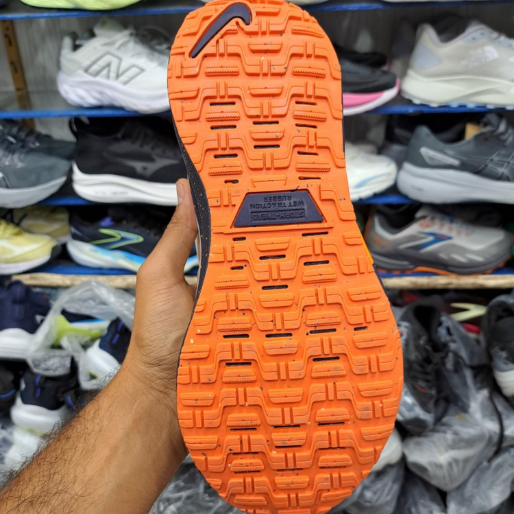 کتونی ویتنامی نایک اینفینیتی ران ۴ nike infinity run 4 / دولایه ضد آب / ضمانت کیفیت ۲۰۲۵ / سایز ۴۰ الا ۴۵