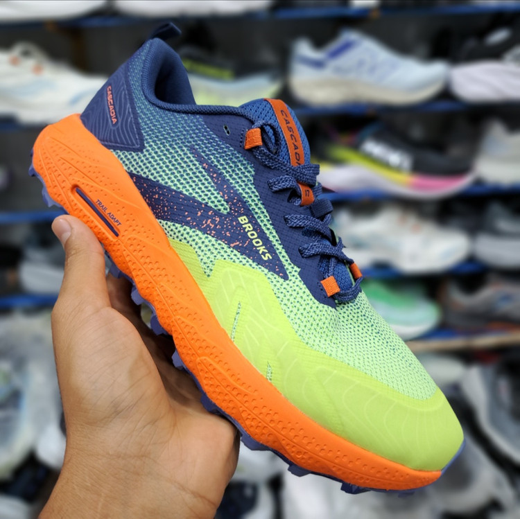 کتونی مسترکوالیتی بروکس کاسکادیا ۱۷ Brooks cascadia 17 / ضمانت ویتنام و کیفیت / سایز ۴۰ الا ۴۵