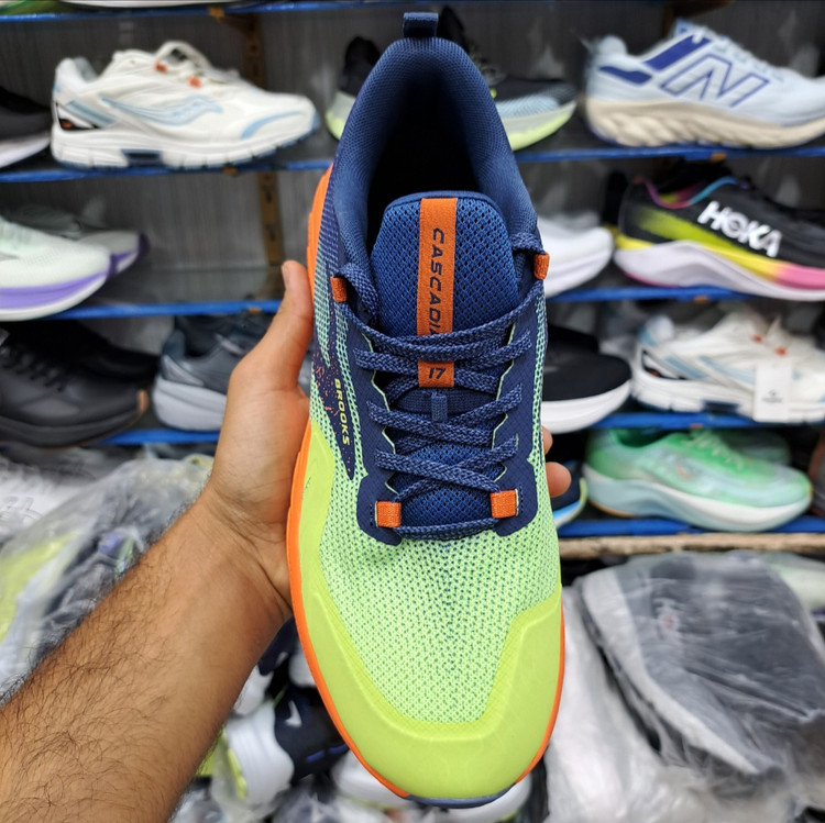 کتونی مسترکوالیتی بروکس کاسکادیا ۱۷ Brooks cascadia 17 / ضمانت ویتنام و کیفیت / سایز ۴۰ الا ۴۵