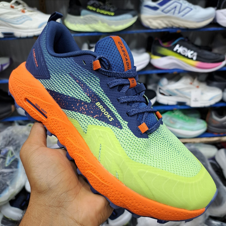 کتونی مسترکوالیتی بروکس کاسکادیا ۱۷ Brooks cascadia 17 / ضمانت ویتنام و کیفیت / سایز ۴۰ الا ۴۵