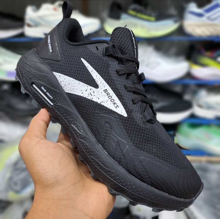 کتونی مسترکوالیتی بروکس کاسکادیا ۱۷ Brooks cascadia 17 / ضمانت ویتنام و کیفیت / سایز ۴۰ الا ۴۵