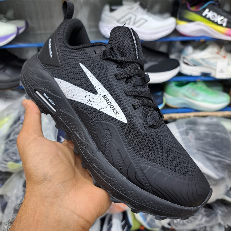 کتونی مسترکوالیتی بروکس کاسکادیا ۱۷ Brooks cascadia 17 / ضمانت ویتنام و کیفیت / سایز ۴۰ الا ۴۵