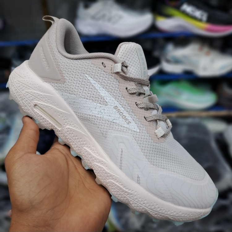 کتونی مسترکوالیتی بروکس کاسکادیا ۱۷ Brooks cascadia 17 / ضمانت ویتنام و کیفیت / سایز ۴۰ الا ۴۵