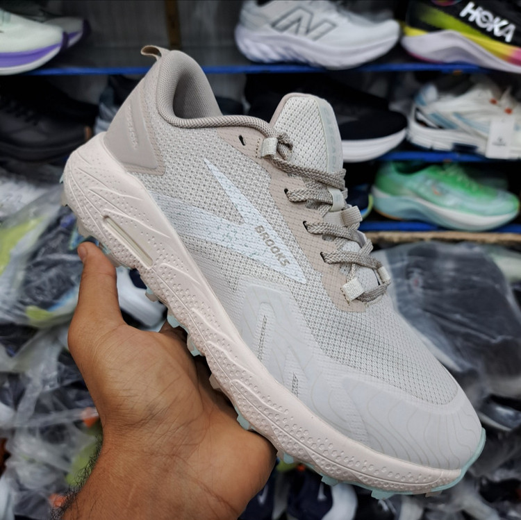 کتونی مسترکوالیتی بروکس کاسکادیا ۱۷ Brooks cascadia 17 / ضمانت ویتنام و کیفیت / سایز ۴۰ الا ۴۵