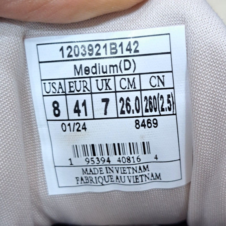 کتونی مسترکوالیتی بروکس کاسکادیا ۱۷ Brooks cascadia 17 / ضمانت ویتنام و کیفیت / سایز ۴۰ الا ۴۵