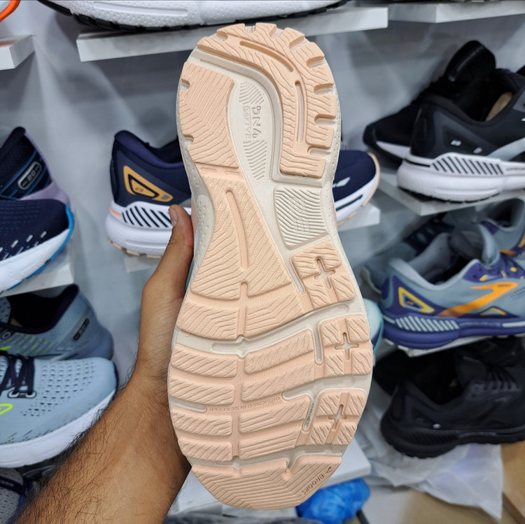کتونی ویتنامی بروکس آدرنالین جی تی اس ۲۳ Brooks adrenaline gts 23 / رویه مقاوم و تنفس پذیر / کیفیت مستر ۲۰۲۵ / سایز ۴۰ الا ۴۵