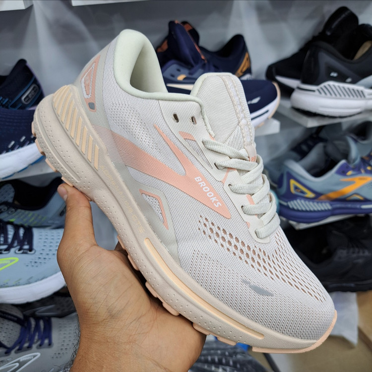 کتونی ویتنامی بروکس آدرنالین جی تی اس ۲۳ Brooks adrenaline gts 23 / رویه مقاوم و تنفس پذیر / کیفیت مستر ۲۰۲۵ / سایز ۴۰ الا ۴۵