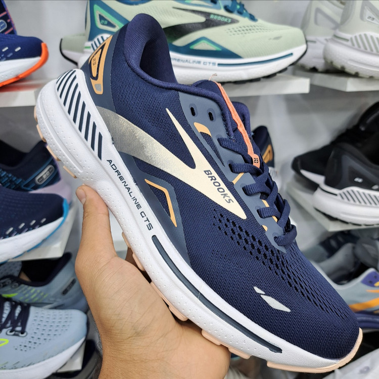کتونی ویتنامی بروکس آدرنالین جی تی اس ۲۳ Brooks adrenaline gts 23 / رویه مقاوم و تنفس پذیر / کیفیت مستر ۲۰۲۵ / سایز ۴۰ الا ۴۵