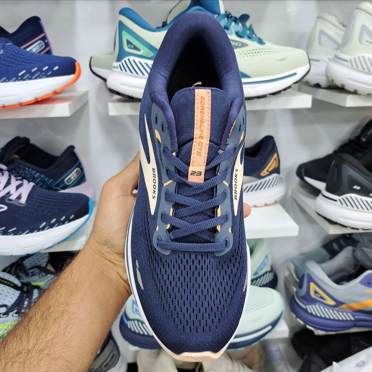 کتونی ویتنامی بروکس آدرنالین جی تی اس ۲۳ Brooks adrenaline gts 23 / رویه مقاوم و تنفس پذیر / کیفیت مستر ۲۰۲۵ / سایز ۴۰ الا ۴۵