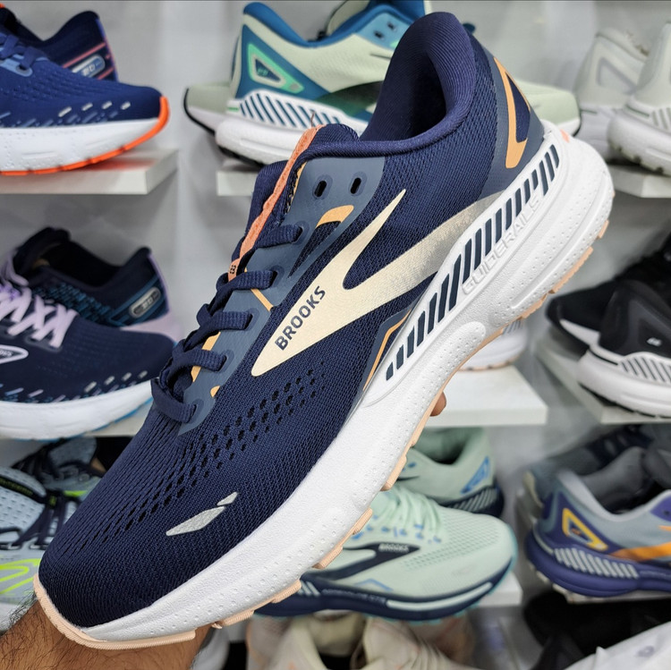 کتونی ویتنامی بروکس آدرنالین جی تی اس ۲۳ Brooks adrenaline gts 23 / رویه مقاوم و تنفس پذیر / کیفیت مستر ۲۰۲۵ / سایز ۴۰ الا ۴۵