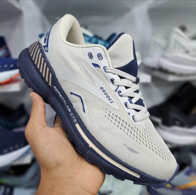 کتونی ویتنامی بروکس آدرنالین جی تی اس ۲۳ Brooks adrenaline gts 23 / رویه مقاوم و تنفس پذیر / کیفیت مستر ۲۰۲۵ / سایز ۴۰ الا ۴۵