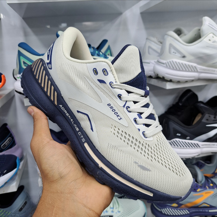 کتونی ویتنامی بروکس آدرنالین جی تی اس ۲۳ Brooks adrenaline gts 23 / رویه مقاوم و تنفس پذیر / کیفیت مستر ۲۰۲۵ / سایز ۴۰ الا ۴۵