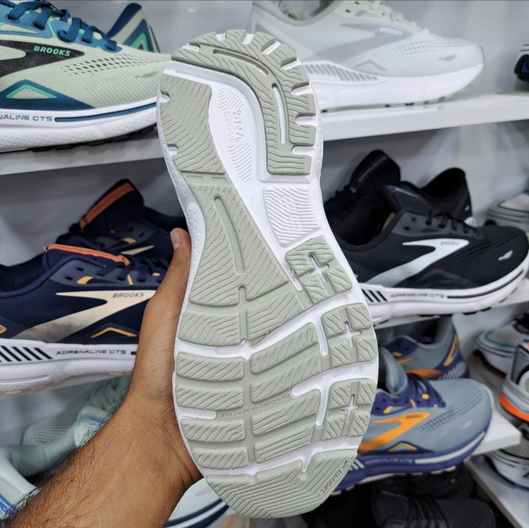 کتونی ویتنامی بروکس آدرنالین جی تی اس ۲۳ Brooks adrenaline gts 23 / رویه مقاوم و تنفس پذیر / کیفیت مستر ۲۰۲۵ / سایز ۴۰ الا ۴۵
