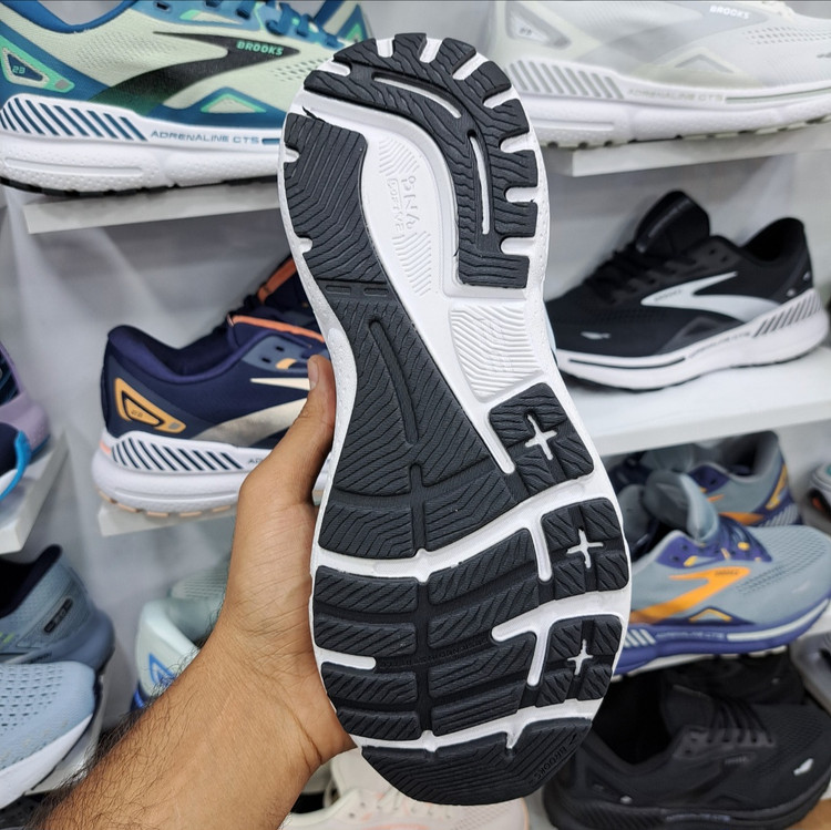 کتونی ویتنامی بروکس آدرنالین جی تی اس ۲۳ Brooks adrenaline gts 23 / رویه مقاوم و تنفس پذیر / کیفیت مستر ۲۰۲۵ / سایز ۴۰ الا ۴۵