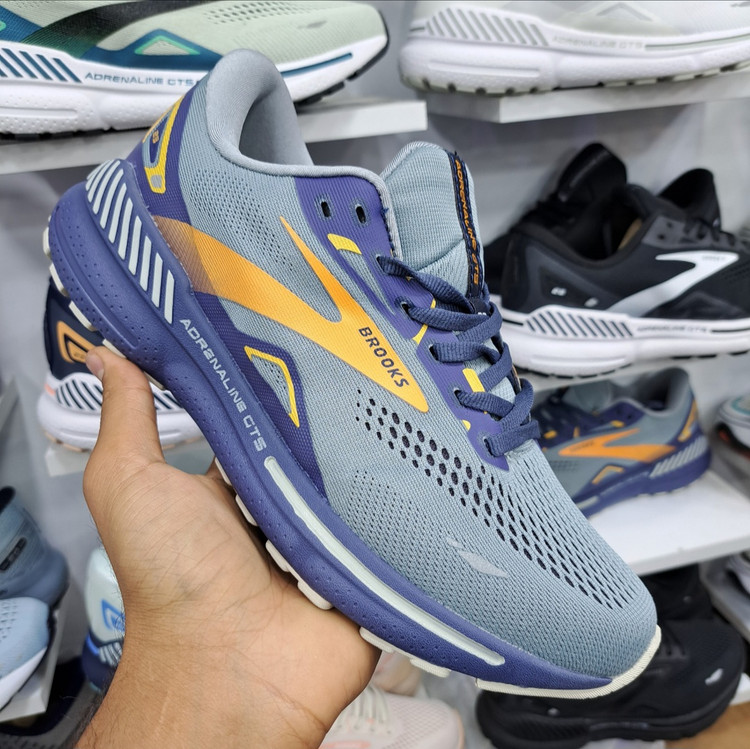 کتونی ویتنامی بروکس آدرنالین جی تی اس ۲۳ Brooks adrenaline gts 23 / رویه مقاوم و تنفس پذیر / کیفیت مستر ۲۰۲۵ / سایز ۴۰ الا ۴۵