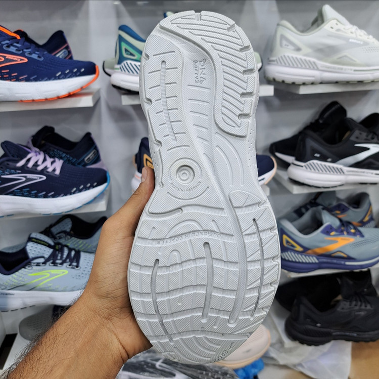 کتونی مسترکوالیتی بروکس گلیسیرین ۲۰ Brooks Glycerin 20 / ضمانت کیفیت و ویتنام / سایز ۴۰ الا ۴۵