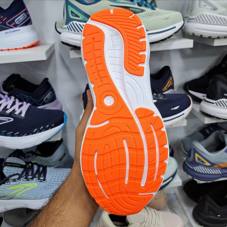 کتونی مسترکوالیتی بروکس گلیسیرین ۲۰ Brooks Glycerin 20 / ضمانت کیفیت و ویتنام / سایز ۴۰ الا ۴۵