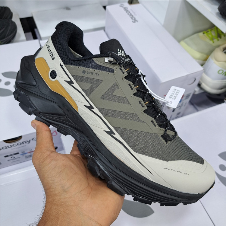 کفش طبیعت گردی مسترکوالیتی کلمبیا هایکینگ Columbia hiking / گورتکس و ضد آب / سایز ۴۰ الا ۴۵