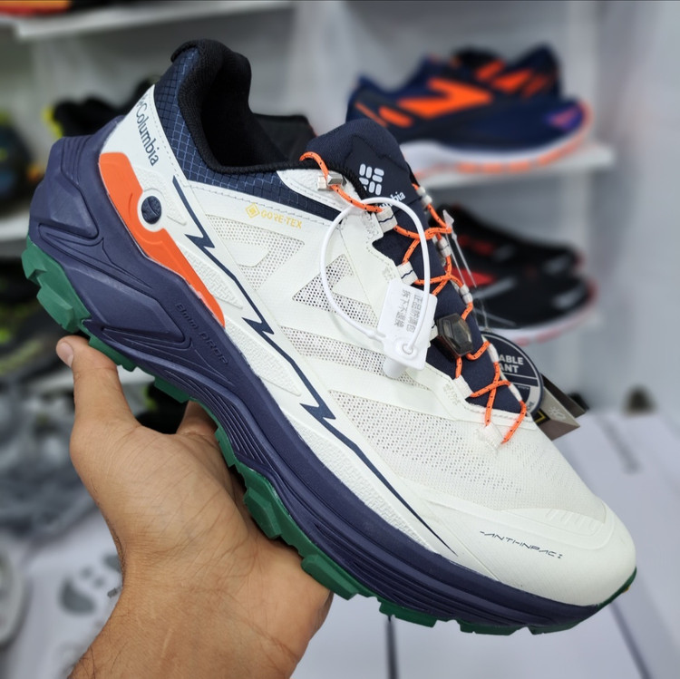 کفش طبیعت گردی مسترکوالیتی کلمبیا هایکینگ Columbia hiking / گورتکس و ضد آب / سایز ۴۰ الا ۴۵