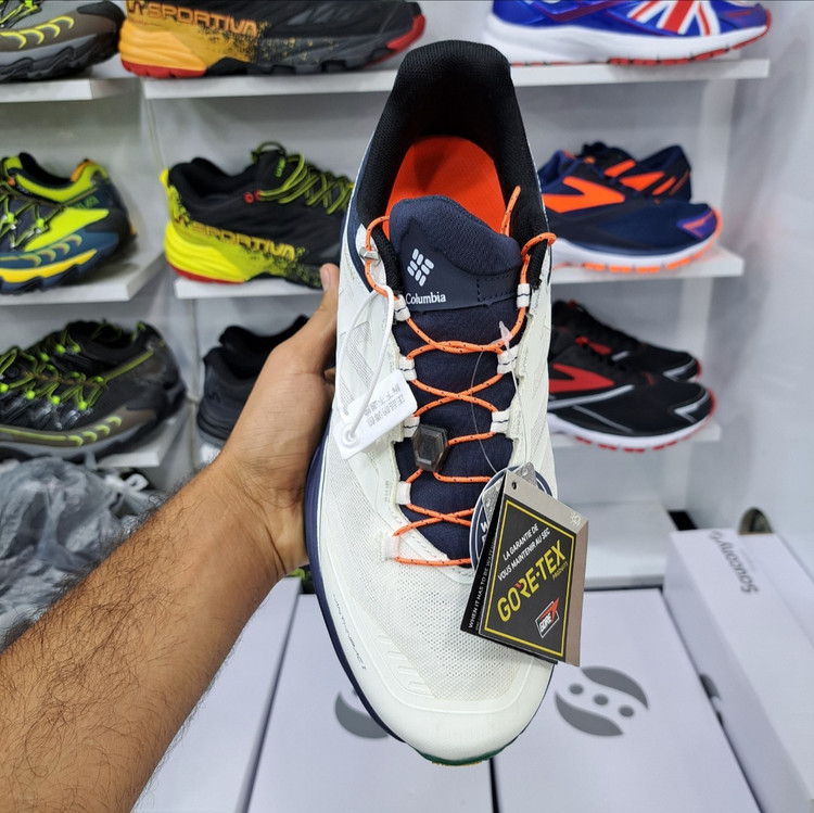کفش طبیعت گردی مسترکوالیتی کلمبیا هایکینگ Columbia hiking / گورتکس و ضد آب / سایز ۴۰ الا ۴۵