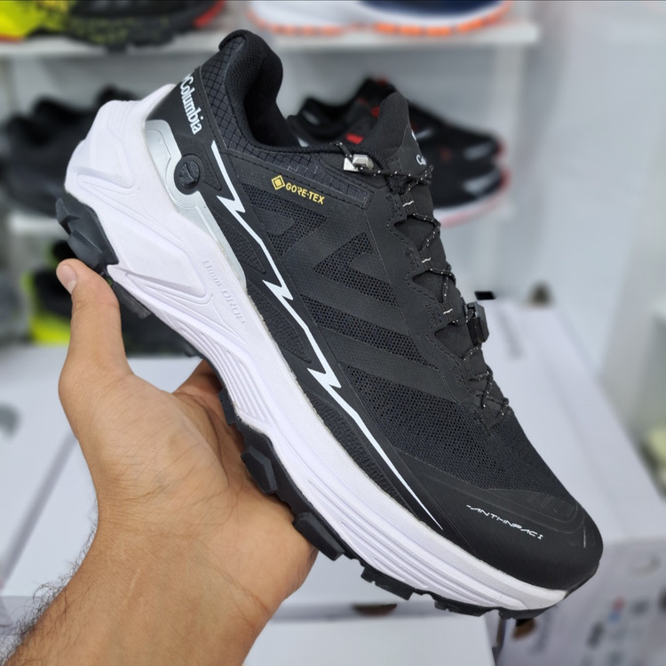 کفش طبیعت گردی مسترکوالیتی کلمبیا هایکینگ Columbia hiking / گورتکس و ضد آب / سایز ۴۰ الا ۴۵