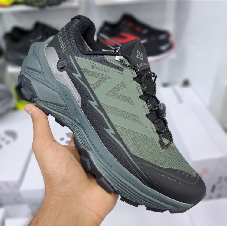 کفش طبیعت گردی مسترکوالیتی کلمبیا هایکینگ Columbia hiking / گورتکس و ضد آب / سایز ۴۰ الا ۴۵