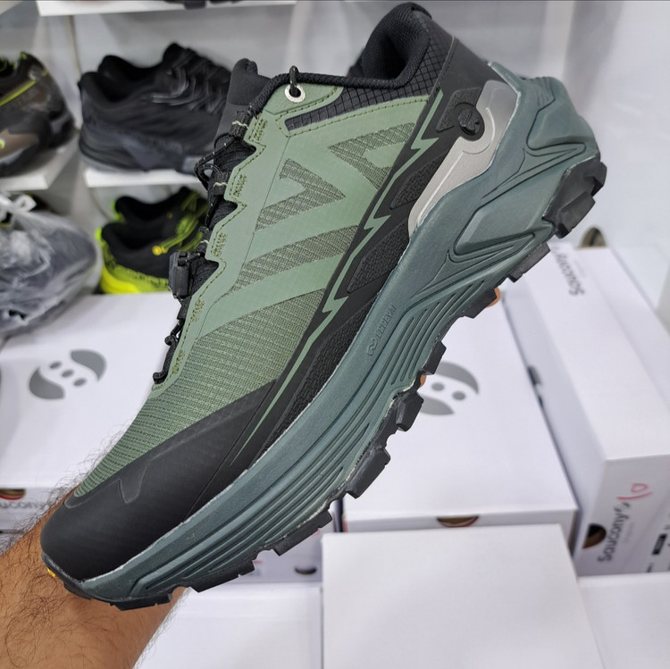 کفش طبیعت گردی مسترکوالیتی کلمبیا هایکینگ Columbia hiking / گورتکس و ضد آب / سایز ۴۰ الا ۴۵