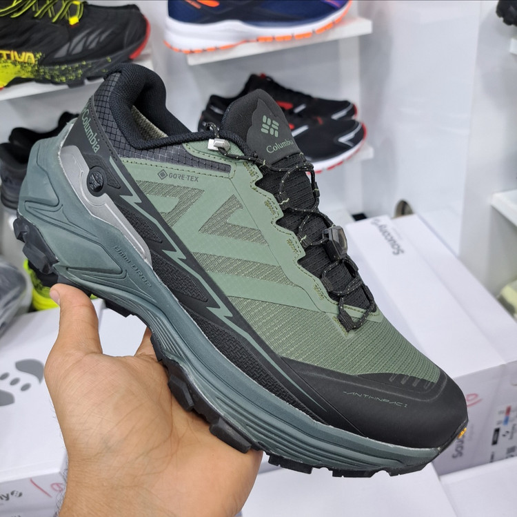 کفش طبیعت گردی مسترکوالیتی کلمبیا هایکینگ Columbia hiking / گورتکس و ضد آب / سایز ۴۰ الا ۴۵