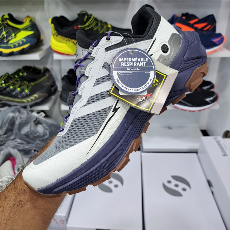 کفش طبیعت گردی مسترکوالیتی کلمبیا هایکینگ Columbia hiking / گورتکس و ضد آب / سایز ۴۰ الا ۴۵