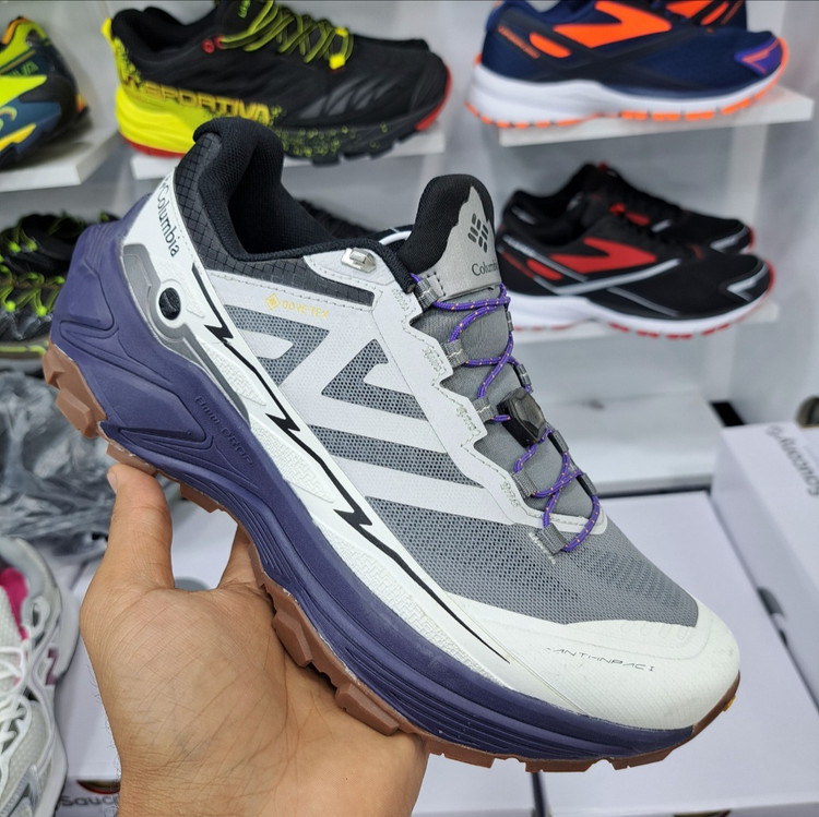 کفش طبیعت گردی مسترکوالیتی کلمبیا هایکینگ Columbia hiking / گورتکس و ضد آب / سایز ۴۰ الا ۴۵