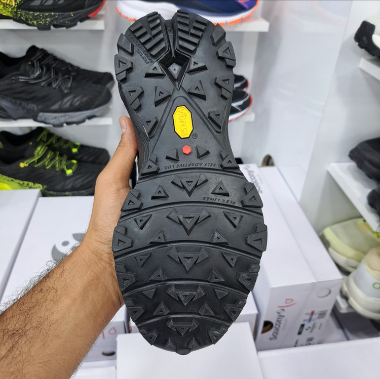 کفش طبیعت گردی مسترکوالیتی کلمبیا هایکینگ Columbia hiking / گورتکس و ضد آب / سایز ۴۰ الا ۴۵