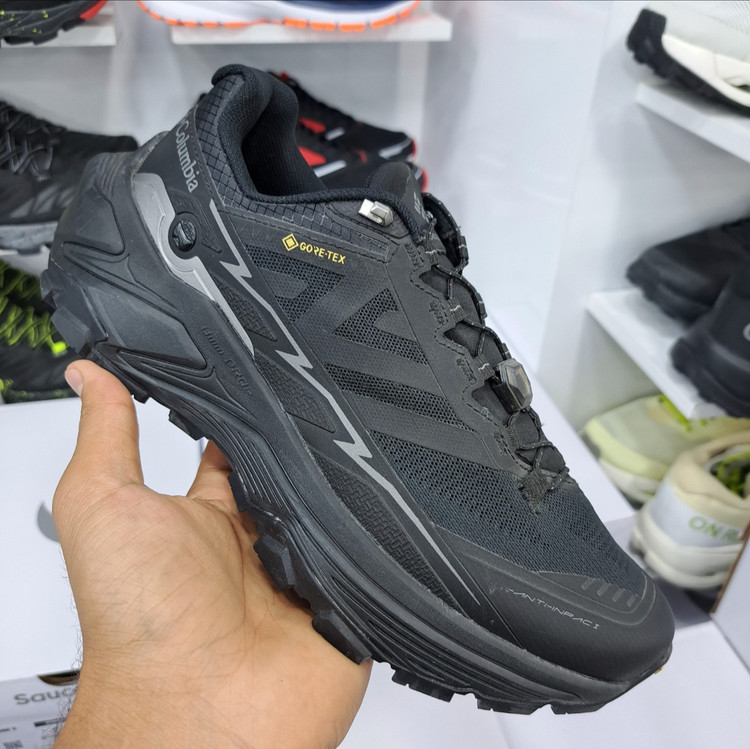 کفش طبیعت گردی مسترکوالیتی کلمبیا هایکینگ Columbia hiking / گورتکس و ضد آب / سایز ۴۰ الا ۴۵