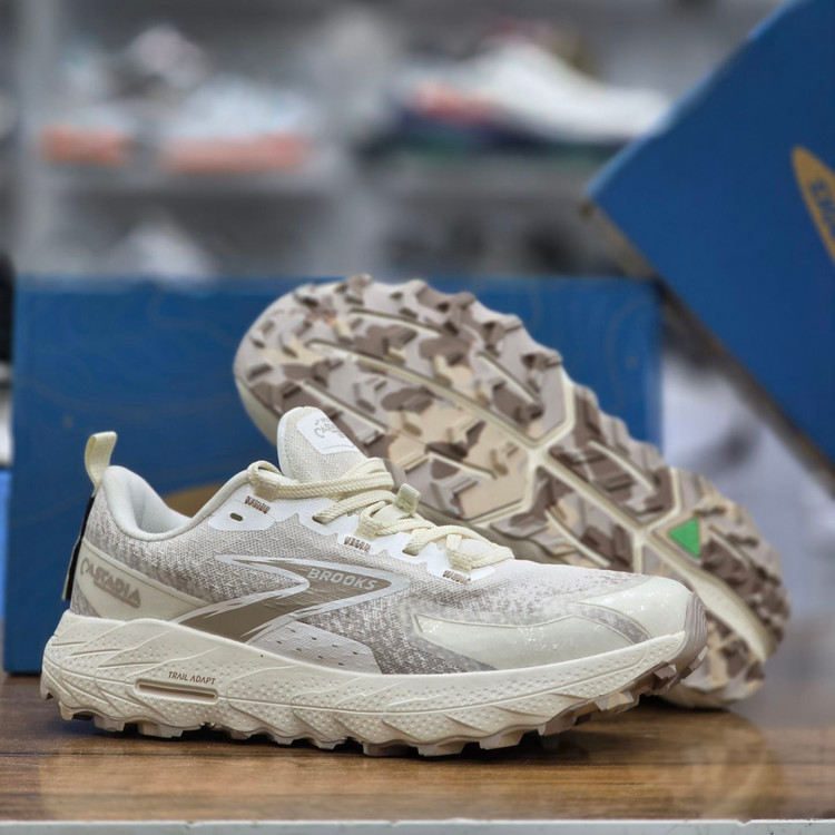کتونی مسترکوالیتی بروکس کاسکادیا ۱۸ Brooks cascadia 18 / ضمانت ویتنام و کیفیت / سایز ۴۰ الا ۴۵