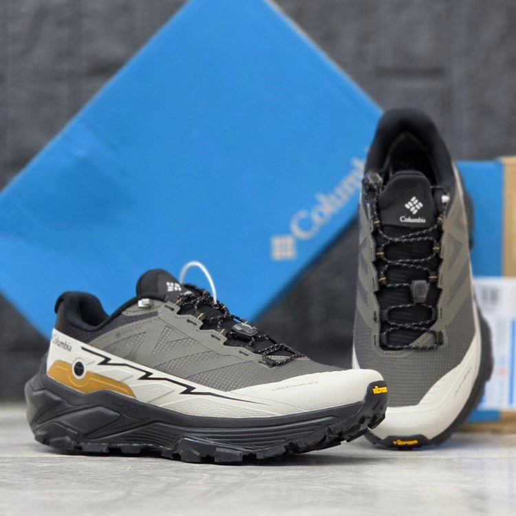 کفش طبیعت گردی مسترکوالیتی کلمبیا هایکینگ Columbia hiking / گورتکس و ضد آب / سایز ۴۰ الا ۴۵