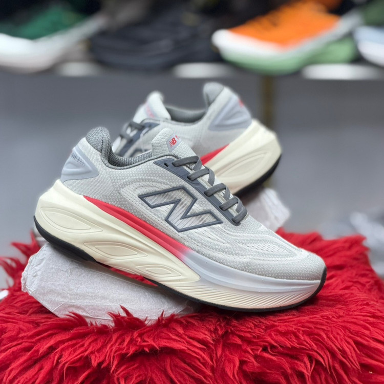 کتونی مسترکوالیتی نیوبالانس فرش فوم مور newbalance fresh foam more / ضمانت کیفیت و ویتنام / سایز ۴۰ الا ۴۵