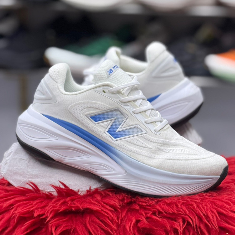 کتونی مسترکوالیتی نیوبالانس فرش فوم مور newbalance fresh foam more / ضمانت کیفیت و ویتنام / سایز ۴۰ الا ۴۵